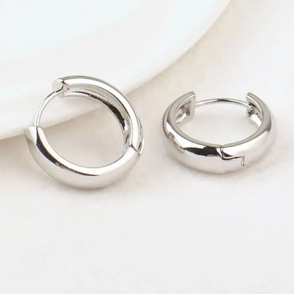 NWT STERLING SILVER SMALL HOOP EARRINGS